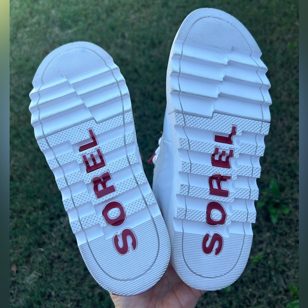 Sorel White Ankle Boots with Red Accents - Picture 15 of 16